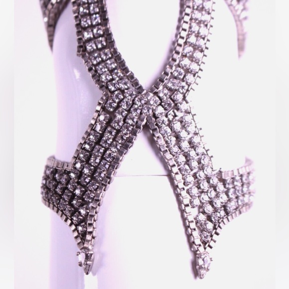 LIONETTE MARSALIS RHINESTONE HAND CHAIN WRIST CLASP - Picture 3 of 10